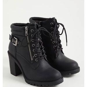 Cute Hiker Boots Size 9W NWT